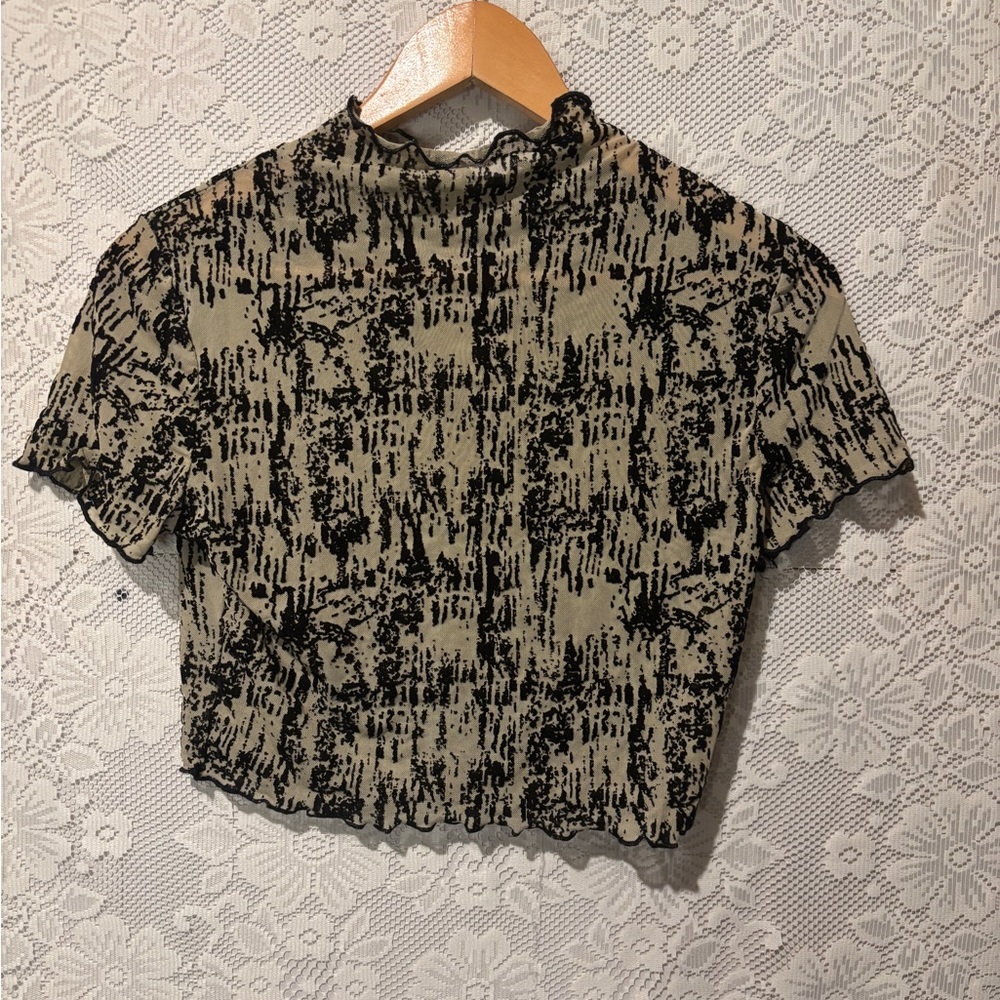 Mesh black and green cropped shirt - Picture 2 of 2
